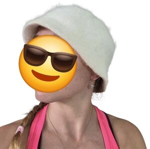 Vintage 90s Y2k Fuzzy Bucket Hat White Angora Small David & Young Rabbit Hair‎